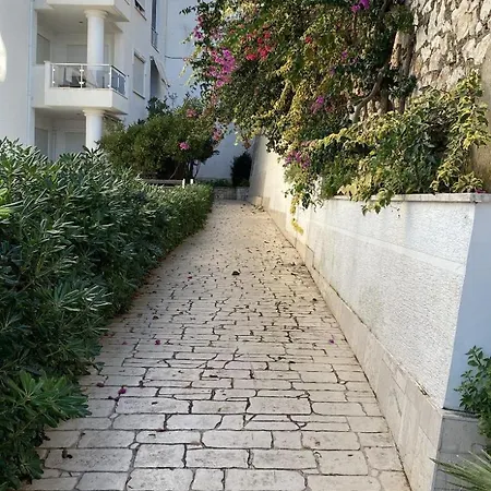 Estia Apartament *