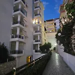 Estia Apartment *